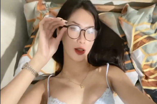 Hot girl vú khủng chẳng ai chê nổi